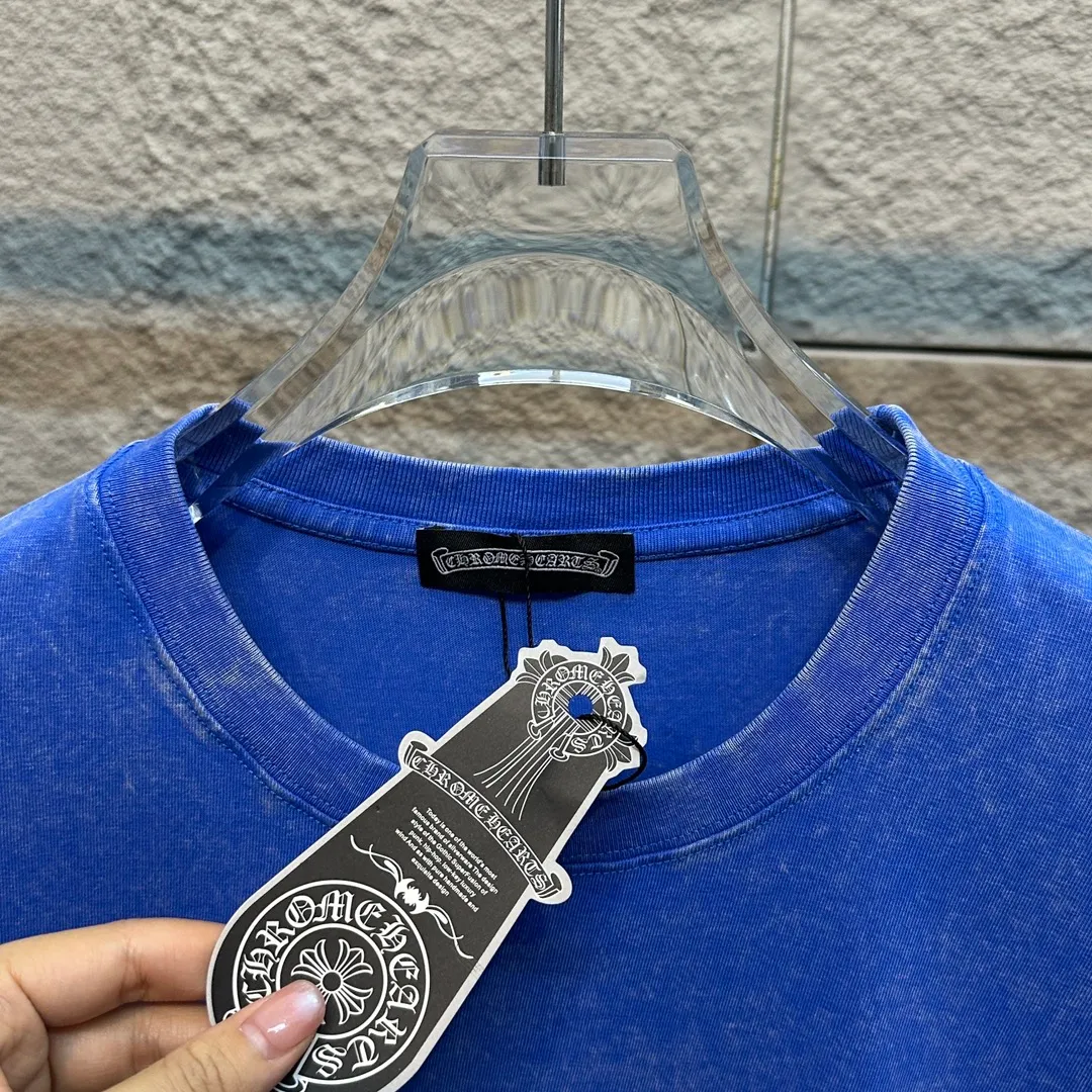 🅿️180 CH* Crow Heart* 2025 spring and summer new style Snowflake distressed washed retro round neck short sleeves Chest and front logo Horseshoe print on front and back Customized fabric Short-sleeved T-shirt Unisex Size: S M L XL XXL Color: Snowflake Black Snowflake Gray Snowflake Pink Snowflake Blue